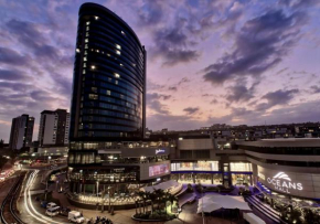 Suite Monte Carlo Sophistication and Comfort with Stunning Umhlanga Views